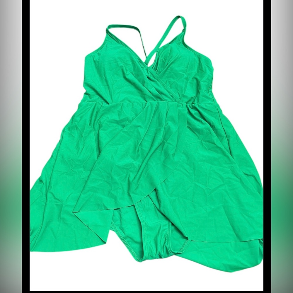 CUPSHE One Piece Swimsuit for Women Tummy Control Swim Dress Crisscross A28 - Picture 7 of 8